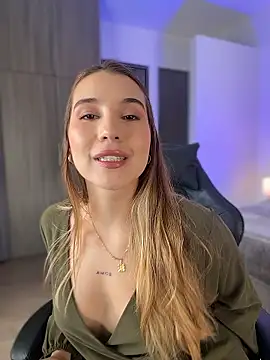 SophieRaily  online show from January 2026 08:58:01 PM