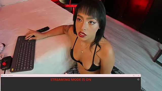 MiiaaMoonroee online show from April 2026 08:09:02 PM