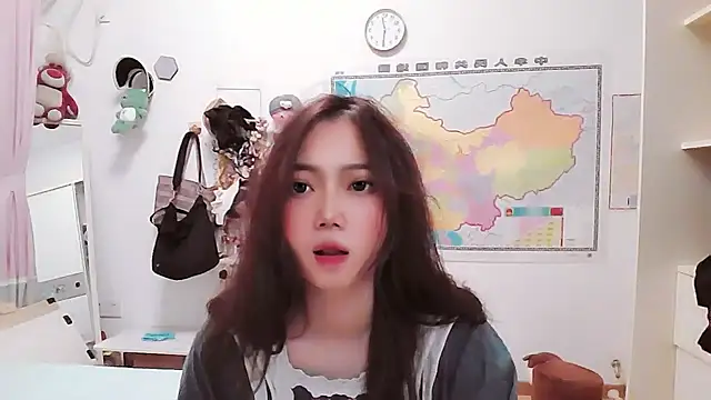Cherie-xinxin01 online show from December 2024 04:29:02 PM
