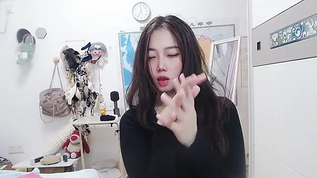 Cherie-xinxin01 online show from December 2024 04:23:01 PM