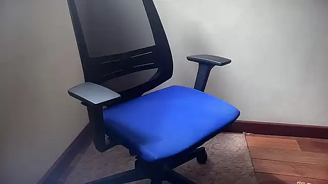 Mrbiceps23 online show from June 2026 07:47:02 AM