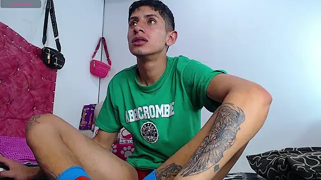 Snapshot of BIG_cockpether chatting on January 2025 08:40:02 AM BIG cockpether online show from January 2025 08:40:02 AM