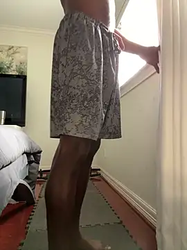 Melaneighted online show from March 2026 06:16:02 PM