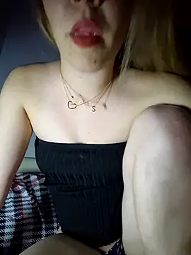 Snapshot of SUSELLAM1 chatting on December 2024 09:13:02 PM SUSELLAM1 online show from December 2024 09:13:02 PM