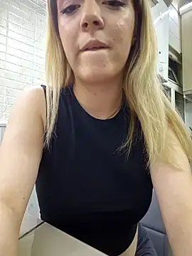 Snapshot of SUSELLAM1 chatting on December 2024 03:22:02 PM SUSELLAM1 online show from December 2024 03:22:02 PM