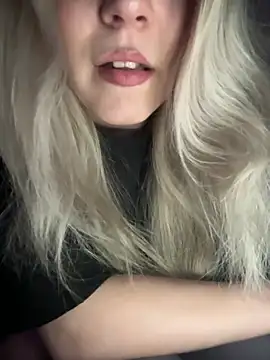 Snapshot of SUSELLAM1 chatting on April 2026 05:52:02 PM SUSELLAM1 online show from April 2026 05:52:02 PM