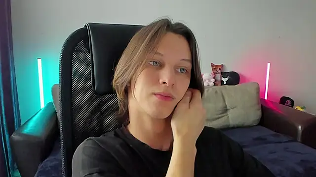 Ostin meow online show from March 2026 02:26:02 AM