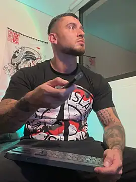 Snapshot of DimitriSullivan_ chatting on May 2026 01:11:02 AM DimitriSullivan online show from May 2026 01:11:02 AM