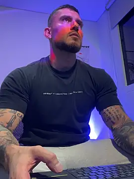 Snapshot of DimitriSullivan_ chatting on May 2026 02:19:02 AM DimitriSullivan online show from May 2026 02:19:02 AM