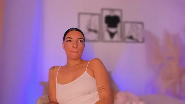 777AylinZ online show from April 2026 12:00:02 PM