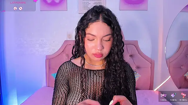 amandalee01 online show from September 2025 07:17:02 PM