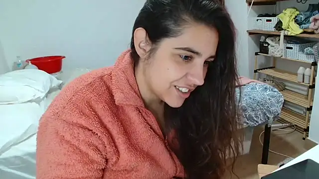 Snapshot of Ursumi1 chatting on May 2026 10:11:02 AM Ursumi1 online show from May 2026 10:11:02 AM