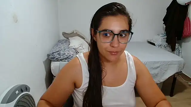 Snapshot of Ursumi1 chatting on June 2026 10:07:01 PM Ursumi1 online show from June 2026 10:07:01 PM