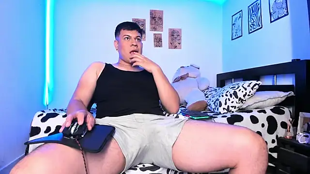 Nicolaskoling online show from December 2024 02:01:02 AM