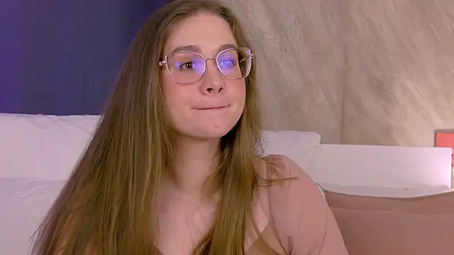 Snapshot of EllieHayes chatting on June 2026 07:00:02 PM EllieHayes online show from June 2026 07:00:02 PM
