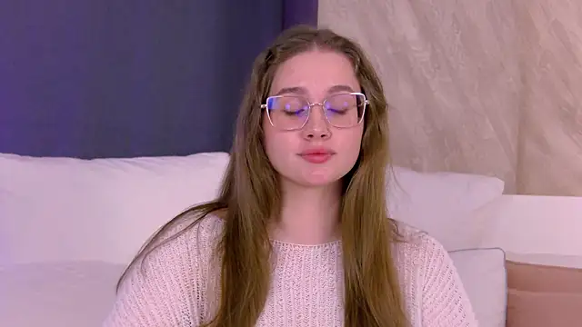 Snapshot of EllieHayes chatting on July 2026 07:25:02 AM EllieHayes online show from July 2026 07:25:02 AM