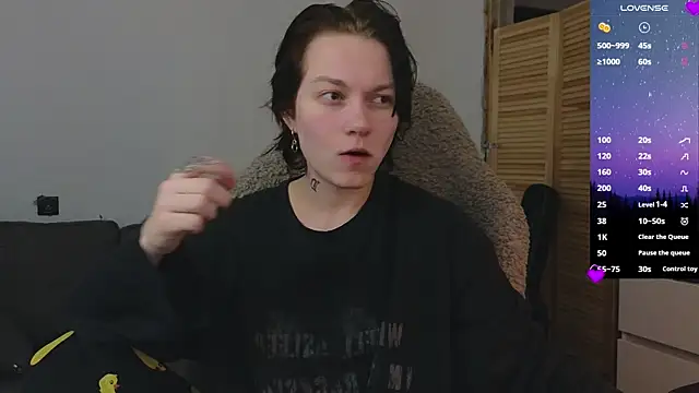 esajukyy online show from April 2026 01:27:02 PM