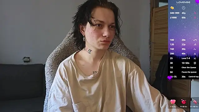 esajukyy online show from April 2026 04:18:02 AM