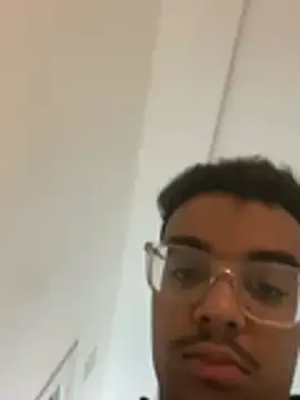 Snapshot of Lahcene chatting on March 2026 08:59:02 PM Lahcene online show from March 2026 08:59:02 PM