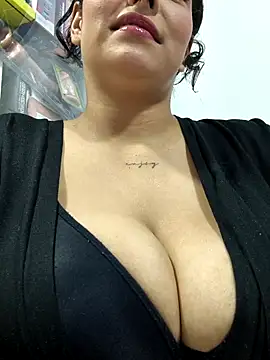 Noah Jhonson online show from February 2026 07:56:02 PM