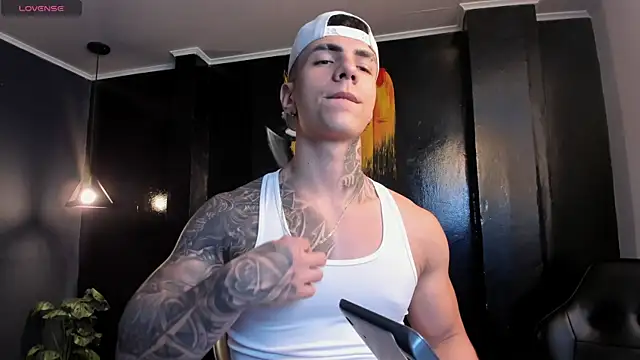 Flynn Riider online show from December 2025 01:38:02 PM