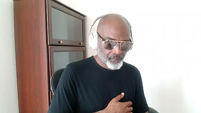 sinnernoir online show from April 2026 01:56:02 PM