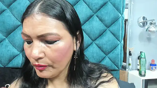 PENELOPELEWISs online show from March 2026 07:42:01 PM