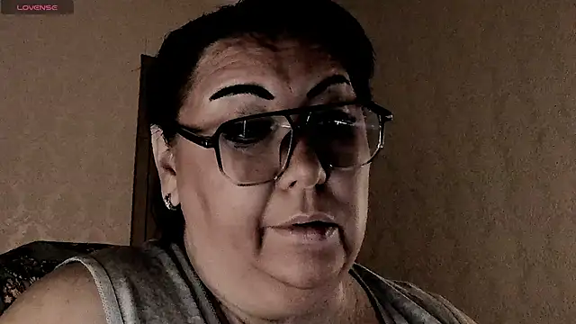 SexxyDreams1 online show from March 2026 12:33:01 AM