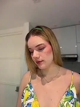 NicoleCut online show from March 2026 09:58:02 AM