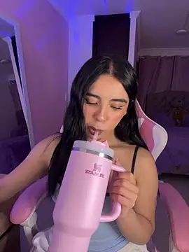 Emily-14 online show from April 2026 04:52:02 AM