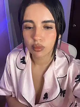 Emily-14 online show from May 2026 03:57:02 AM