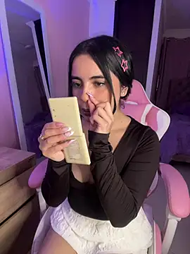 Emily-14 online show from May 2026 04:20:01 AM