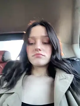 Mia Mia M online show from April 2026 03:49:01 PM