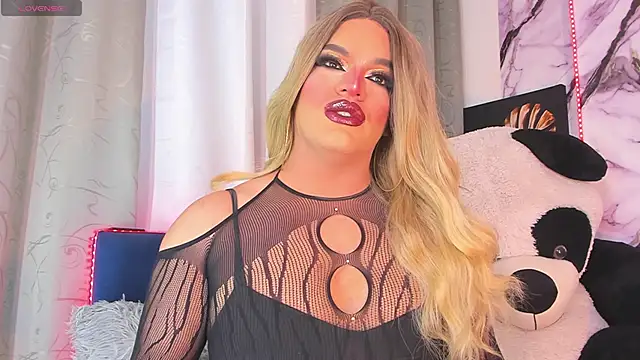 Snapshot of Missisabella_ chatting on June 2026 12:52:02 AM Missisabella online show from June 2026 12:52:02 AM