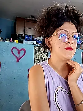 Snapshot of LoveElectra chatting on November 2025 04:17:01 PM LoveElectra online show from November 2025 04:17:01 PM