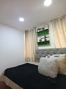 sasi luna online show from April 2026 01:17:02 PM