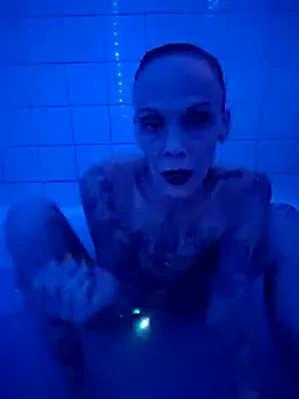 MommyMisfit online show from April 2026 10:33:01 PM