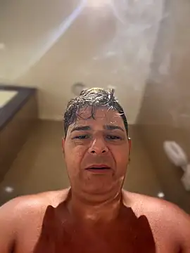 Snapshot of SecretlyDD chatting on March 2026 06:28:01 AM SecretlyDD online show from March 2026 06:28:01 AM