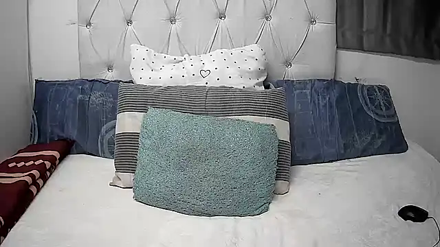 Browncaramel1999 online show from May 2026 07:52:02 PM