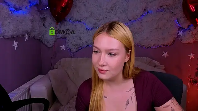 Snapshot of playful_sophie chatting on June 2026 07:13:01 PM playful sophie online show from June 2026 07:13:01 PM