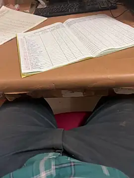 Snapshot of Hillz_king_98 chatting on February 2025 10:33:01 PM Hillz king 98 online show from February 2025 10:33:01 PM