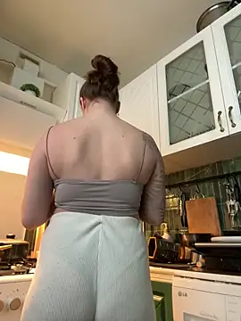 MayaMystic online show from April 2026 01:12:02 PM