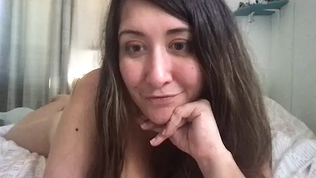 Snapshot of MadelynnMoon chatting on December 2024 06:37:02 PM MadelynnMoon online show from December 2024 06:37:02 PM