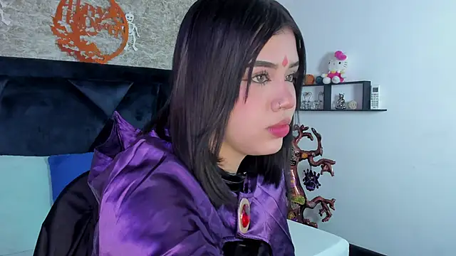 Lily Woodz online show from October 2025 07:04:02 PM