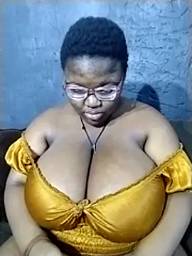 Snapshot of Damm_Bobbies chatting on June 2026 09:35:02 PM Damm Bobbies online show from June 2026 09:35:02 PM