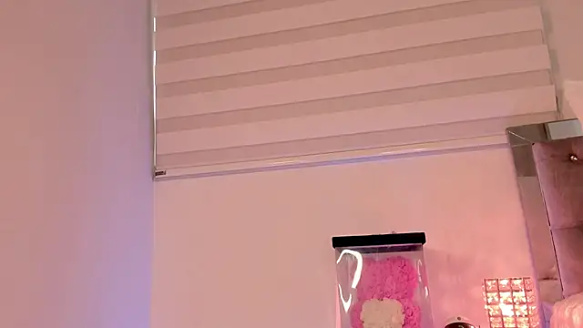 Alissonroses online show from April 2026 12:42:01 PM