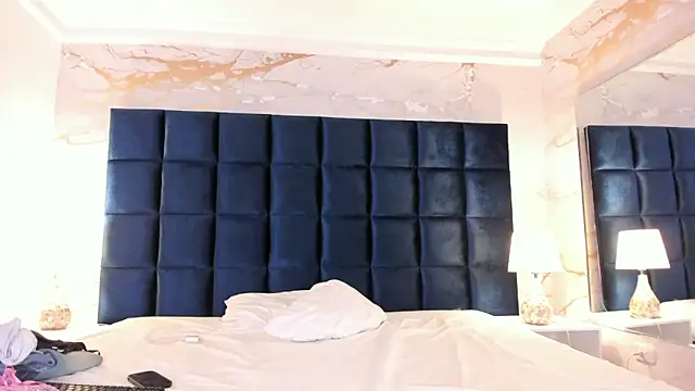 loladupont online show from March 2026 03:11:01 AM