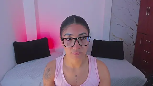 martina roldam online show from March 2026 01:09:02 AM