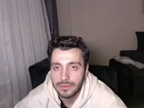 handsomeee04 online show from March 2026 06:02:01 PM