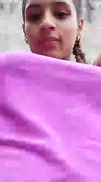 Snapshot of charlotes28 chatting on January 2025 03:40:02 PM charlotes28 online show from January 2025 03:40:02 PM